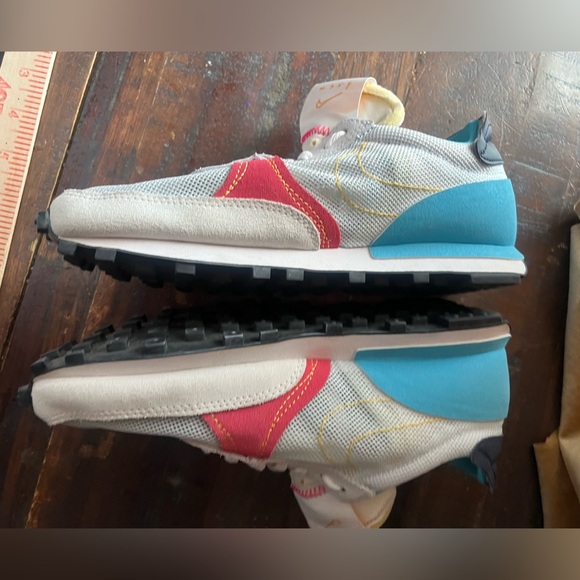 Nike Women's Daybreak Type Shoes Football Grey University Gold 🌵6 - Picture 3 of 9